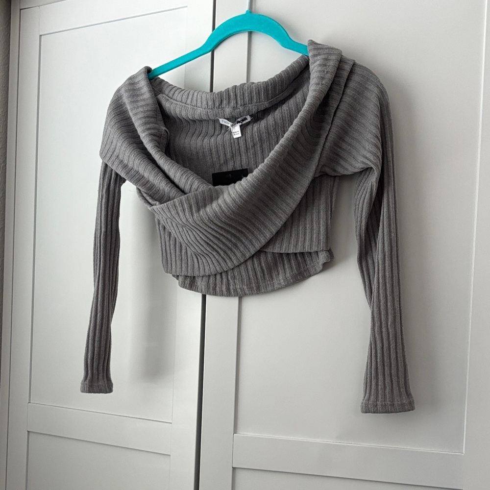 NWT Fashion Nova Gray Ribbed Off-Shoulder Cropped Sweater